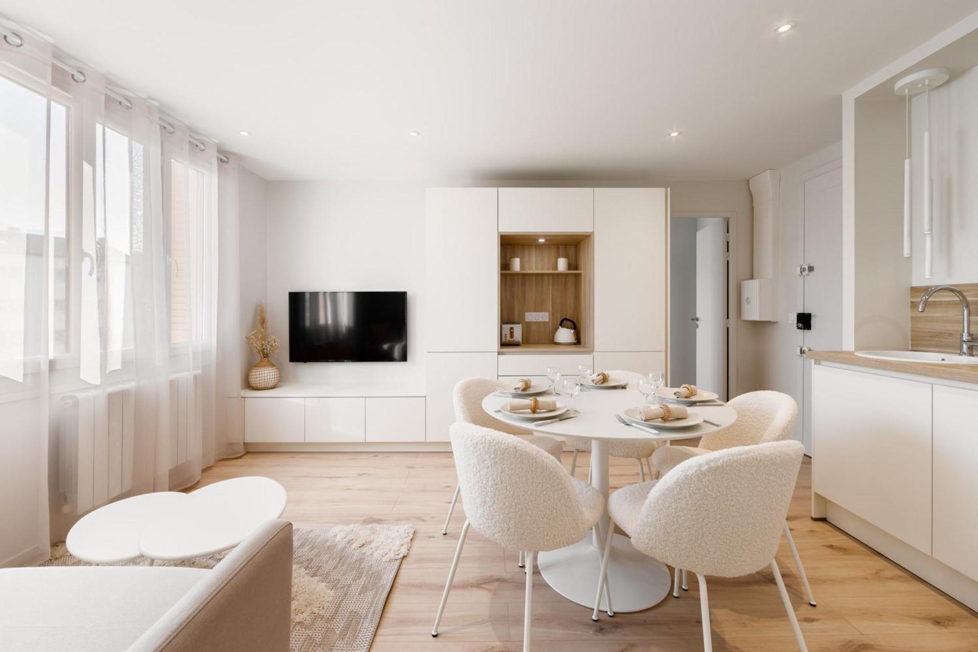 Le Santorin Elegant Calme Parking Apartment